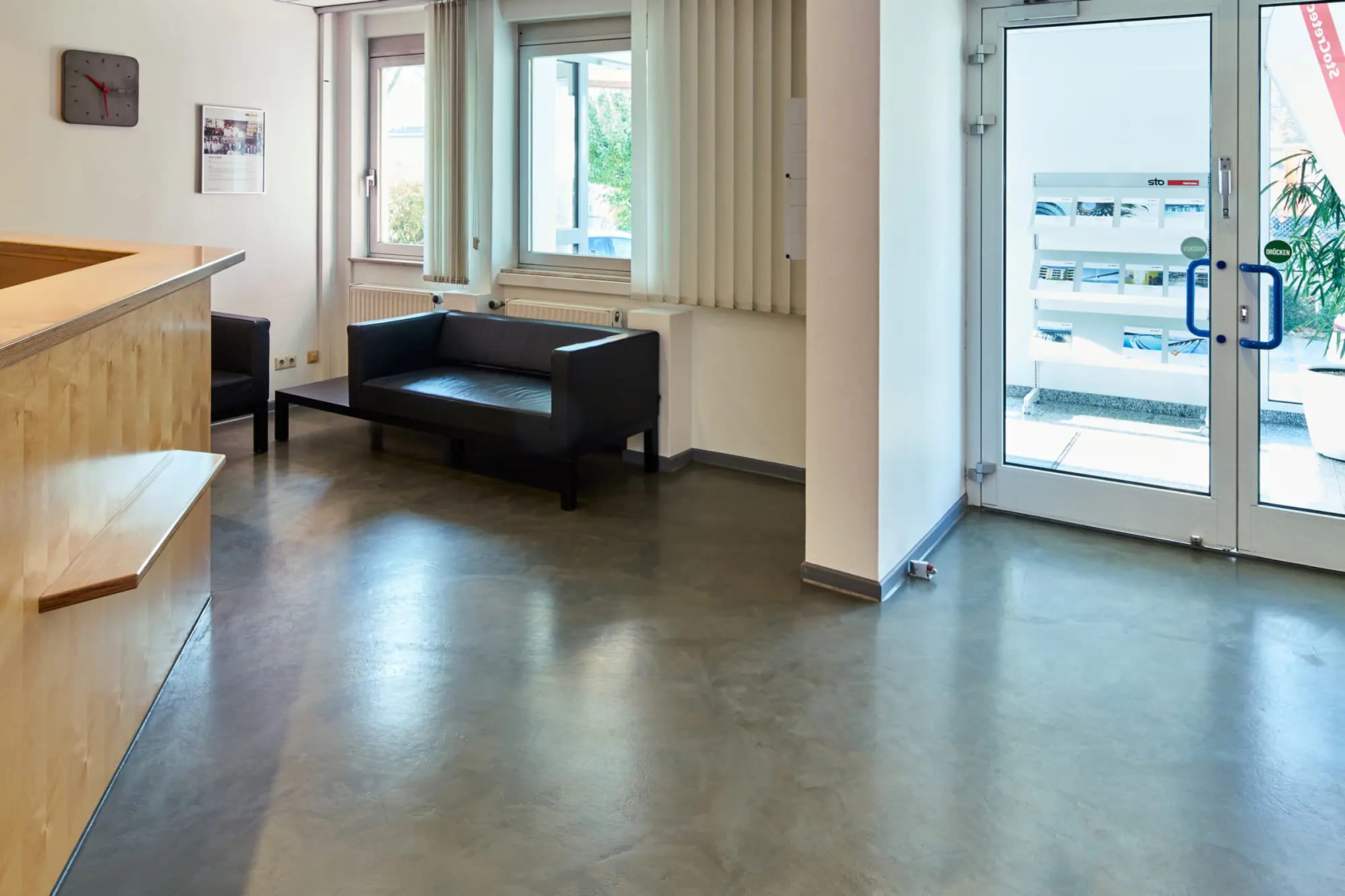 44159_2400_1600_W2000xH0