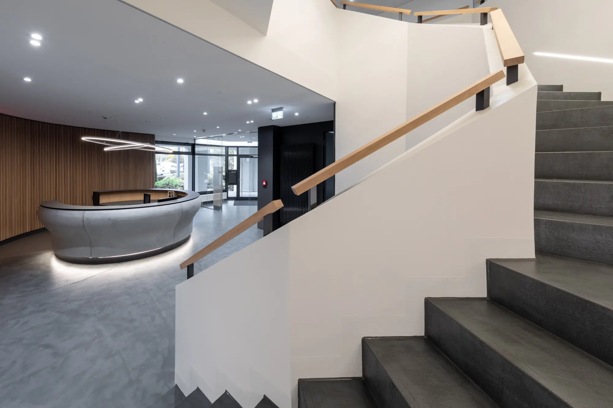 47183_2400_1600_W2000xH0