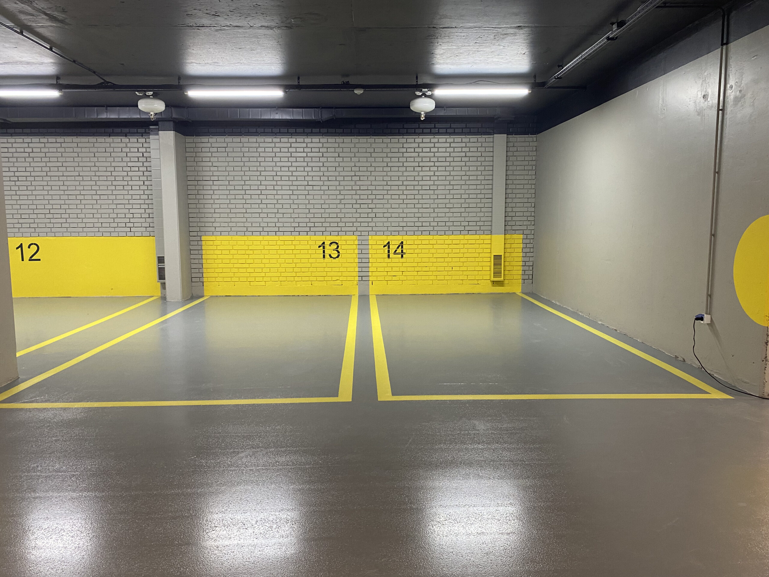 Епоксид на паркінгу вулиця Карманського Львів